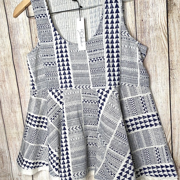 NWT RD style peplum tank top size medium. - Picture 4 of 7